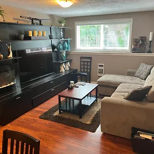  Holiday home Cozy And Modern 3 Bedroom In Central Location! Canada