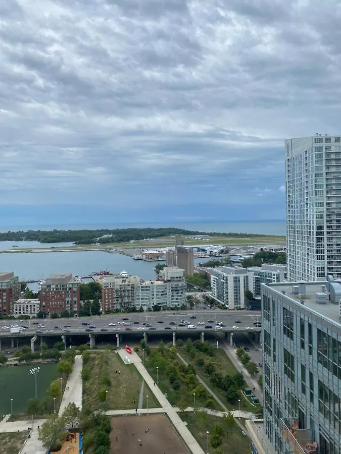 Toronto Downtown Luxurious Stylish 3 Bedroom 3 Bath 2 Balconies Near Rogers Centre Lakeview Condo 0*,
