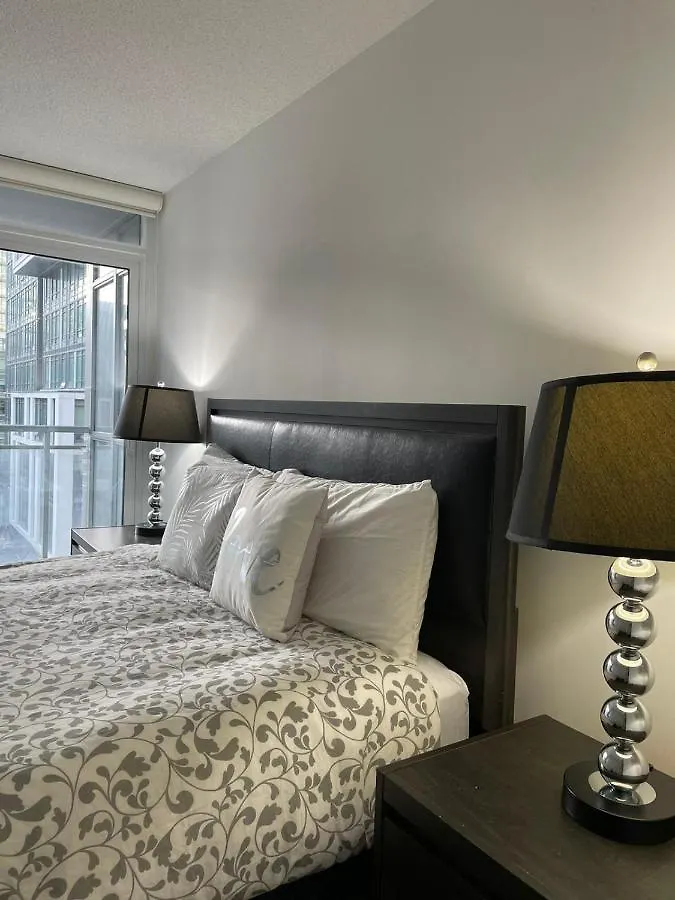 Toronto Downtown Luxurious Stylish 3 Bedroom 3 Bath 2 Balconies Near Rogers Centre Lakeview Condo Apartment