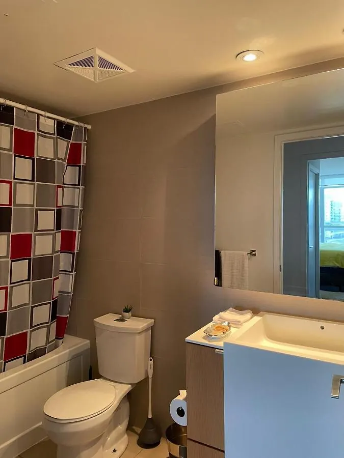 Toronto Downtown Luxurious Stylish 3 Bedroom 3 Bath 2 Balconies Near Rogers Centre Lakeview Condo