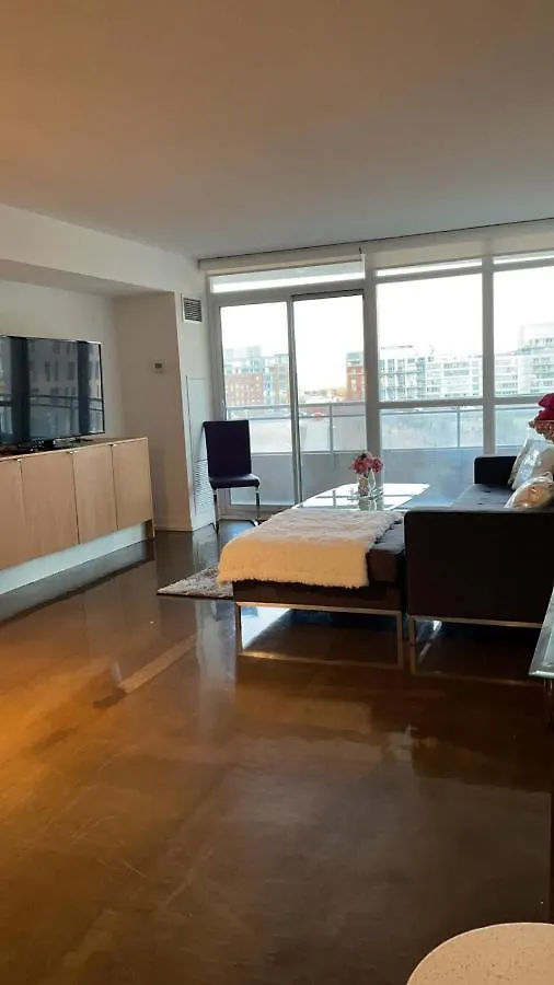 Toronto Downtown Luxurious Stylish 3 Bedroom 3 Bath 2 Balconies Near Rogers Centre Lakeview Condo