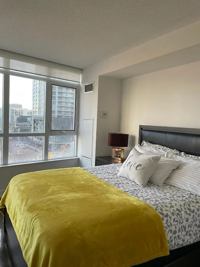 Toronto Downtown Luxurious Stylish 3 Bedroom 3 Bath 2 Balconies Near Rogers Centre Lakeview Condo 0*,