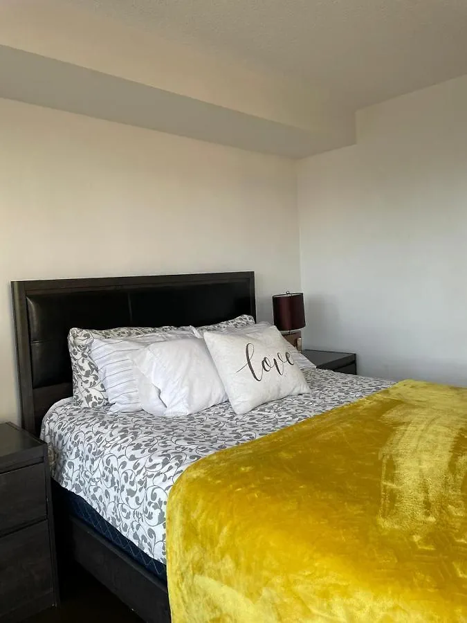 Toronto Downtown Luxurious Stylish 3 Bedroom 3 Bath 2 Balconies Near Rogers Centre Lakeview Condo Apartment