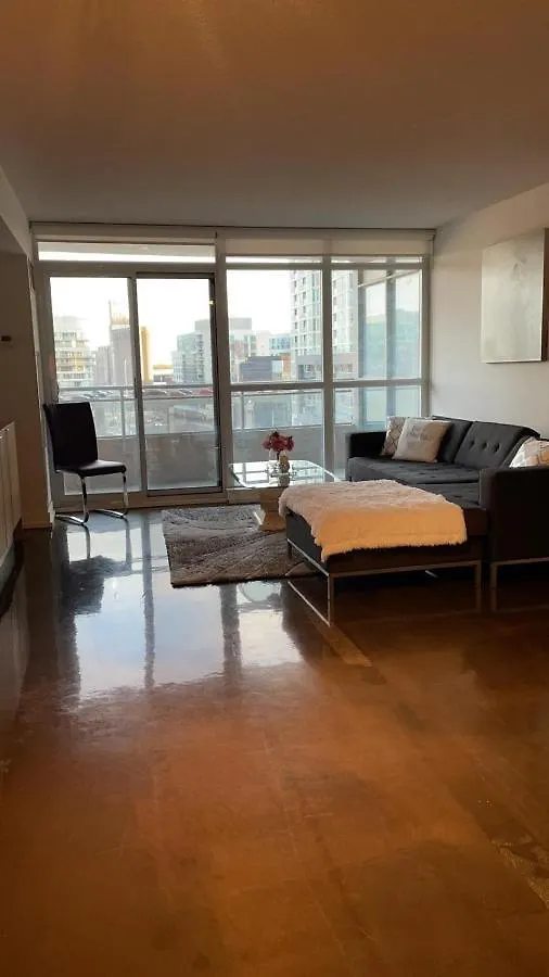 Apartment Toronto Downtown Luxurious Stylish 3 Bedroom 3 Bath 2 Balconies Near Rogers Centre Lakeview Condo